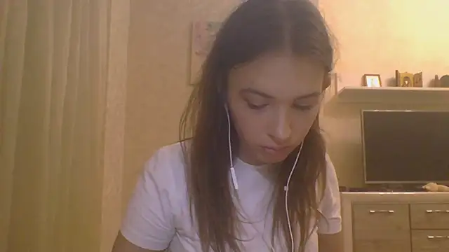 Snapshot of CeyaLier chatting on 10/15/25, 06:16 CeyaLier online show from 10/15/25, 06:16