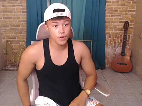 ur naughtyboy patrick online show from 04/12/26, 10:29