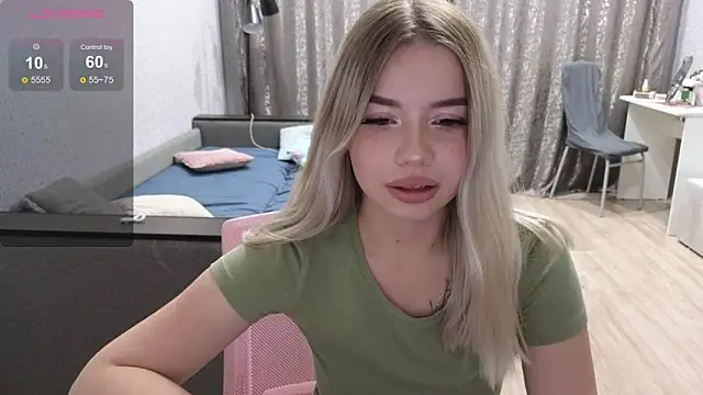 Snapshot of Mayyyyyyyymayyyyyy chatting on 10/11/25, 10:33 Mayyyyyyyymayyyyyy online show from 10/11/25, 10:33