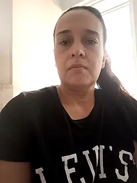 Snapshot of FiorellaDuboi chatting on 10/23/25, 12:26 FiorellaDuboi online show from 10/23/25, 12:26