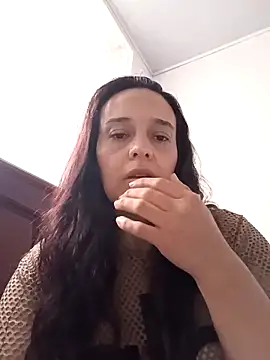 Snapshot of FiorellaDuboi chatting on 10/17/25, 12:18 FiorellaDuboi online show from 10/17/25, 12:18