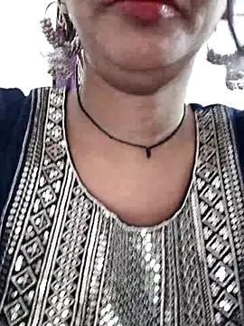 Janu-hasena online show from 11/18/25, 01:43