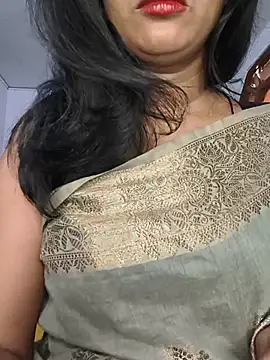 Snapshot of Janu-hasena chatting on 06/30/26, 11:43 Janu-hasena online show from 06/30/26, 11:43