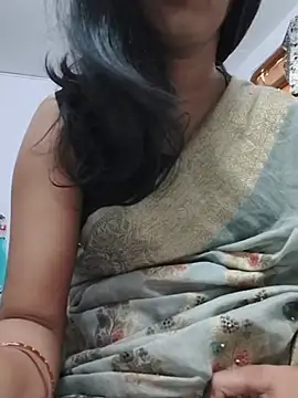 Snapshot of Janu-hasena chatting on 06/26/26, 01:44 Janu-hasena online show from 06/26/26, 01:44