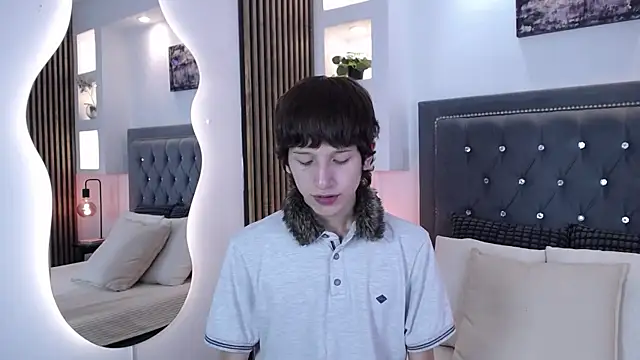 Emo Boy  online show from 04/11/26, 08:12