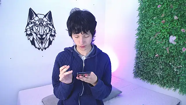 Emo Boy  online show from 11/26/25, 12:49