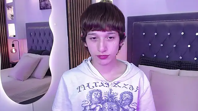 Emo Boy  online show from 05/10/26, 08:44