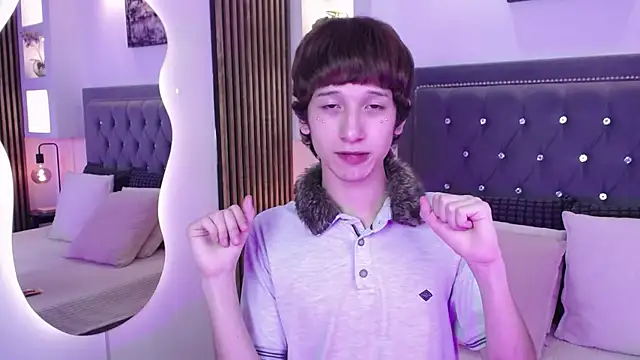 Emo Boy  online show from 05/11/26, 08:39