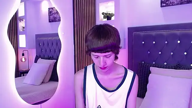 Emo Boy  online show from 04/27/26, 08:40