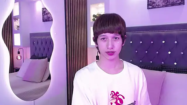 Emo Boy  online show from 05/07/26, 08:23