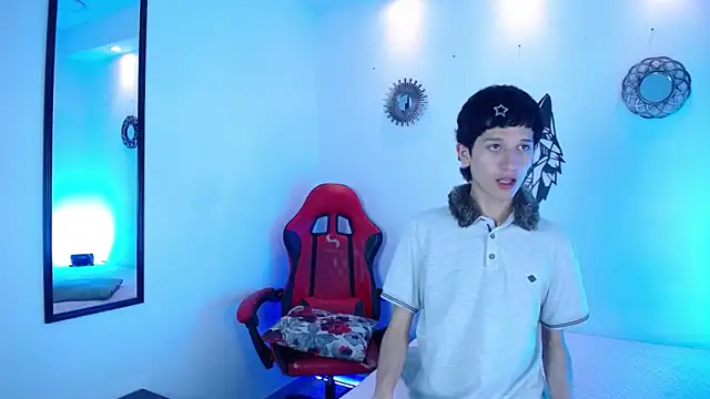 Emo Boy  online show from 01/08/26, 08:37