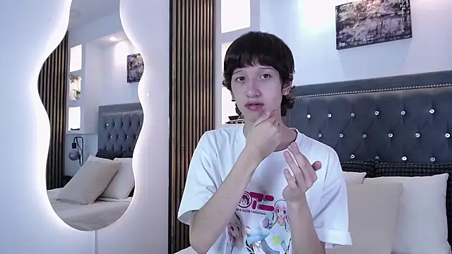 Emo Boy  online show from 03/11/26, 08:36