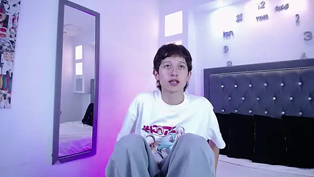 Emo Boy  online show from 01/18/26, 08:23