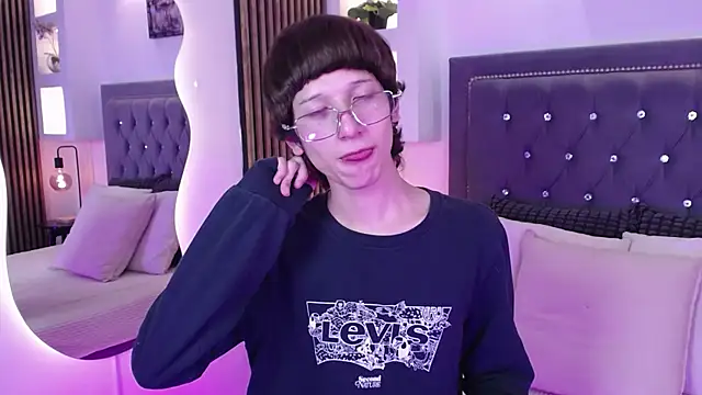 Emo Boy  online show from 04/30/26, 08:57