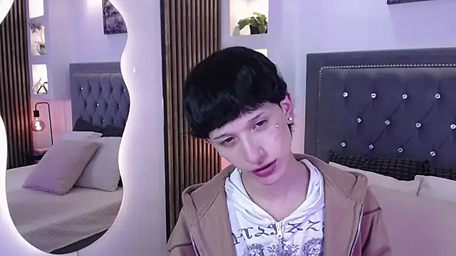 Emo Boy  online show from 05/22/26, 08:40