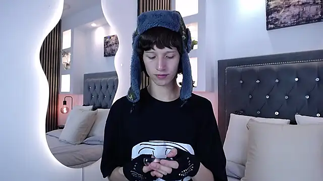 Emo Boy  online show from 03/10/26, 08:46