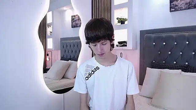 Emo Boy  online show from 03/19/26, 08:20