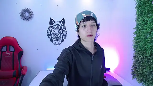 Emo Boy  online show from 12/03/25, 12:26