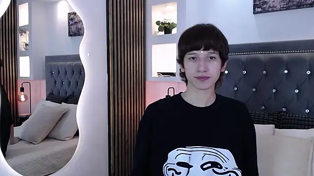 Emo Boy  online show from 04/14/26, 08:25