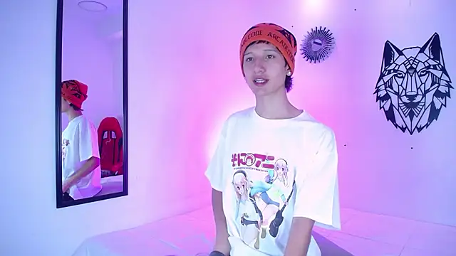 Emo Boy  online show from 01/15/26, 12:41