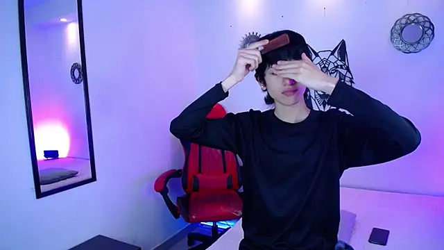 Emo Boy  online show from 12/21/25, 12:40