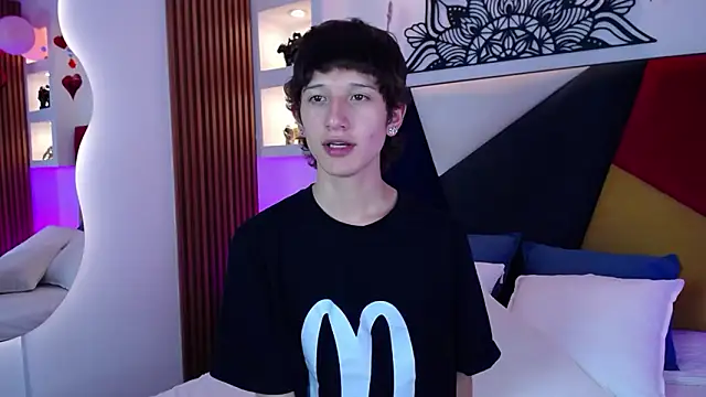 Emo Boy  online show from 02/17/26, 08:06