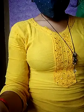 Snapshot of Village_girl99 chatting on 10/07/25, 04:08 Village girl99 online show from 10/07/25, 04:08