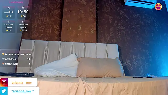 Arianna  01 online show from 11/21/25, 07:57