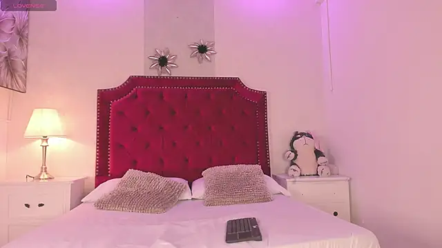 Sara Collinss  online show from 11/02/25, 11:15