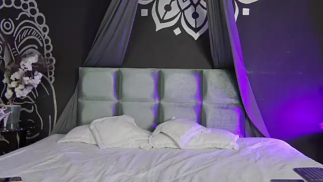 Aranzza Ross online show from 12/02/25, 08:32