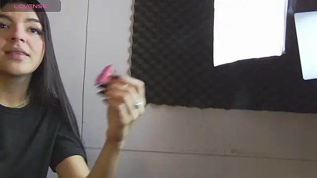 Aranzza Ross online show from 11/01/25, 12:54