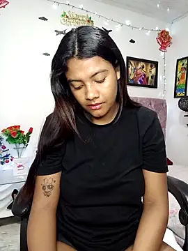 vannesitha25 online show from 12/14/25, 03:17