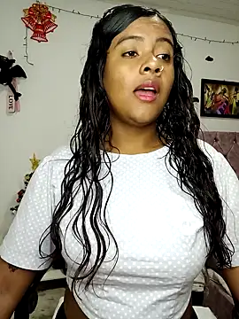 vannesitha25 online show from 12/18/25, 09:18