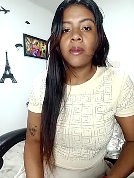 vannesitha25 online show from 10/10/25, 01:56