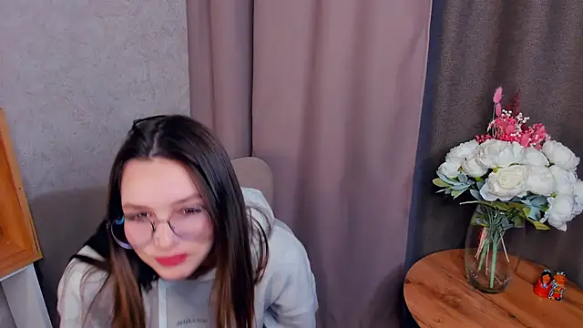 Snapshot of JenaeNosal chatting on 10/13/25, 06:15 JenaeNosal online show from 10/13/25, 06:15