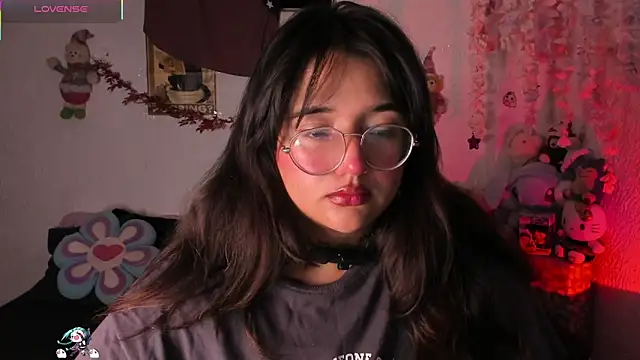 Emilycollei online show from 12/23/25, 04:23