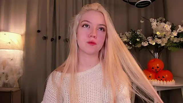 TinaStevenson online show from 10/31/25, 10:27