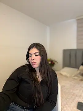 Isabella LaRue online show from 04/22/26, 04:03