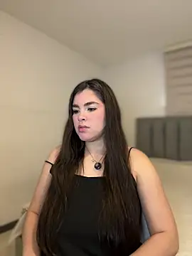 Isabella LaRue online show from 04/28/26, 09:41