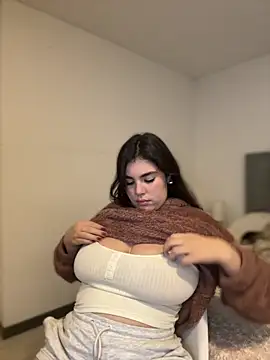 Isabella LaRue online show from 04/11/26, 03:47