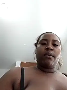 Snapshot of NaomiGrace_ chatting on 11/04/25, 11:03 NaomiGrace online show from 11/04/25, 11:03