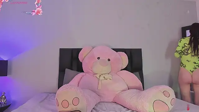 Snapshot of SaradaParker chatting on 02/19/26, 02:36 SaradaParker online show from 02/19/26, 02:36