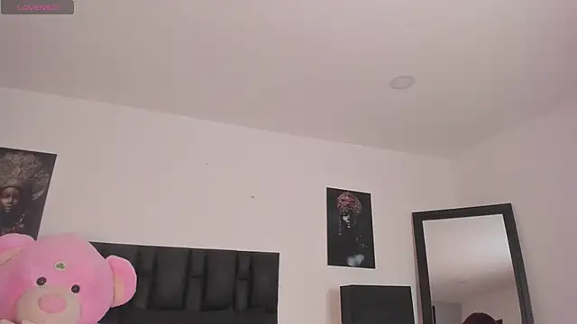 SaradaParker online show from 04/01/26, 04:37