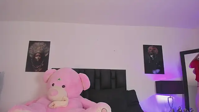 SaradaParker online show from 04/04/26, 04:57