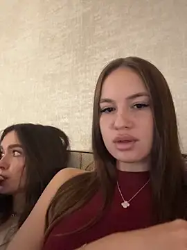 Snapshot of MayaGlow chatting on 10/21/25, 05:51 MayaGlow online show from 10/21/25, 05:51