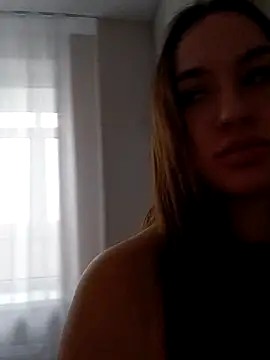 Snapshot of MayaGlow chatting on 11/20/25, 07:09 MayaGlow online show from 11/20/25, 07:09