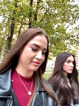 Snapshot of MayaGlow chatting on 10/19/25, 11:24 MayaGlow online show from 10/19/25, 11:24