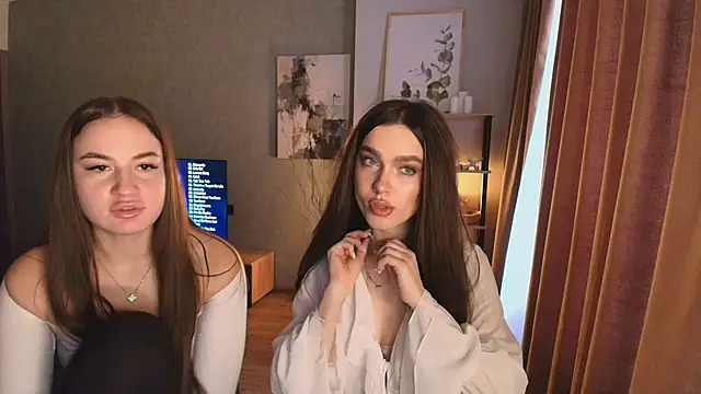 Snapshot of MayaGlow chatting on 12/01/25, 05:30 MayaGlow online show from 12/01/25, 05:30