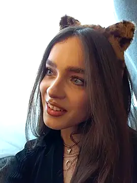 Snapshot of MayaGlow chatting on 11/07/25, 05:34 MayaGlow online show from 11/07/25, 05:34