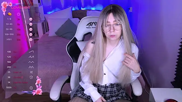 sofiisun online show from 10/28/25, 03:07